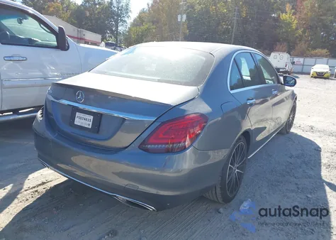 2019 Mercedes-Benz C 300 z USA, uszkodzony, nr VIN 55SWF8DB6KU308084